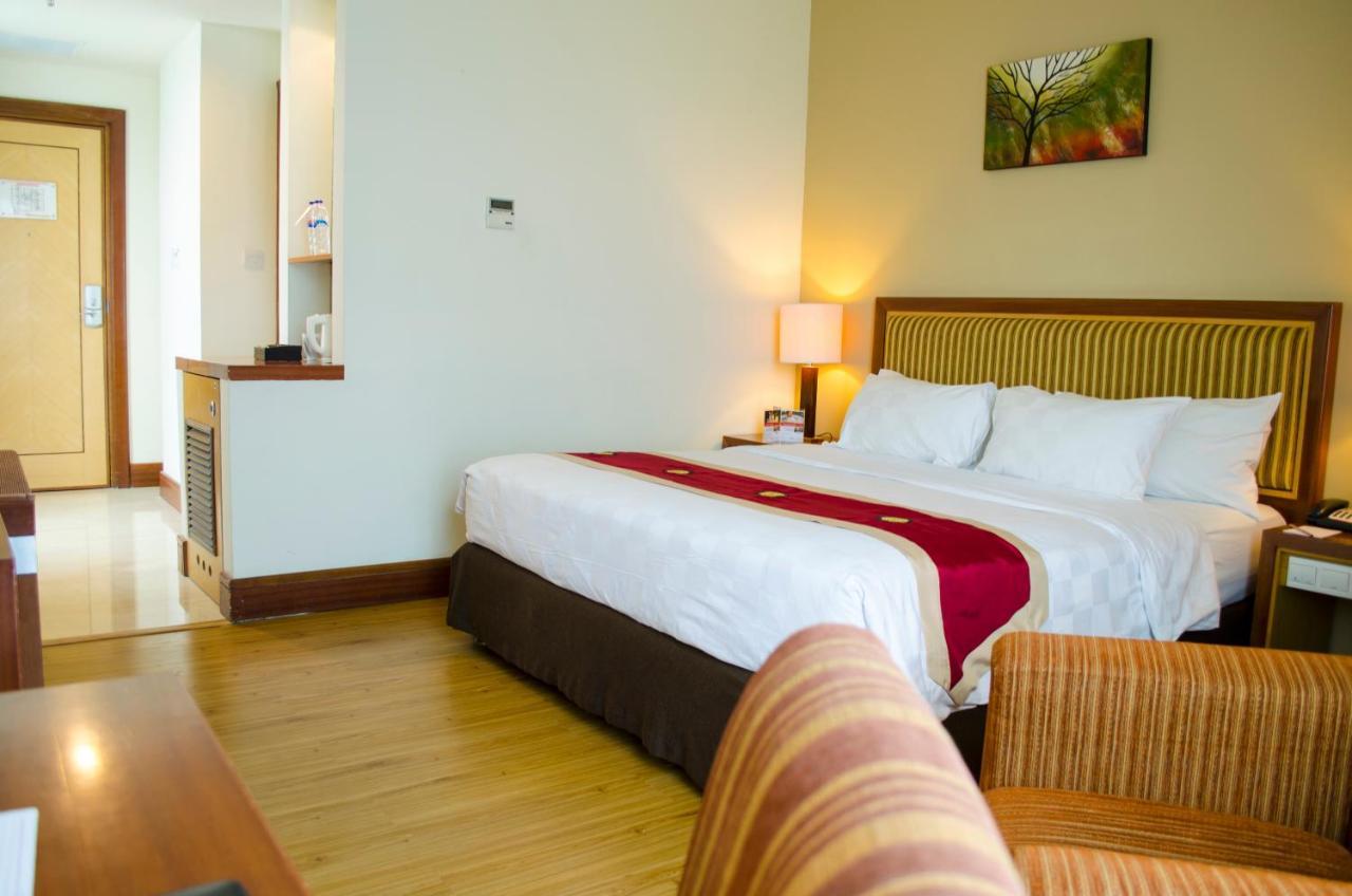 Swiss-Belhotel Maleosan Manado Dış mekan fotoğraf