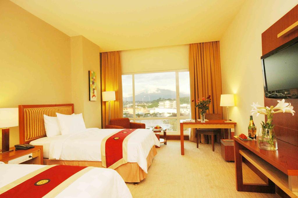 Swiss-Belhotel Maleosan Manado Dış mekan fotoğraf