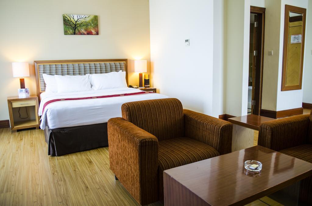 Swiss-Belhotel Maleosan Manado Dış mekan fotoğraf