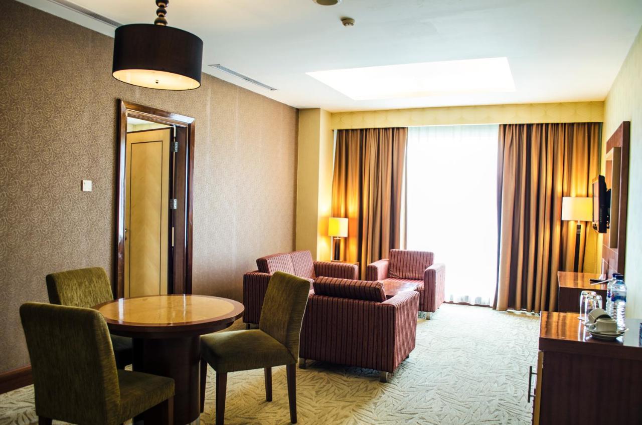 Swiss-Belhotel Maleosan Manado Dış mekan fotoğraf
